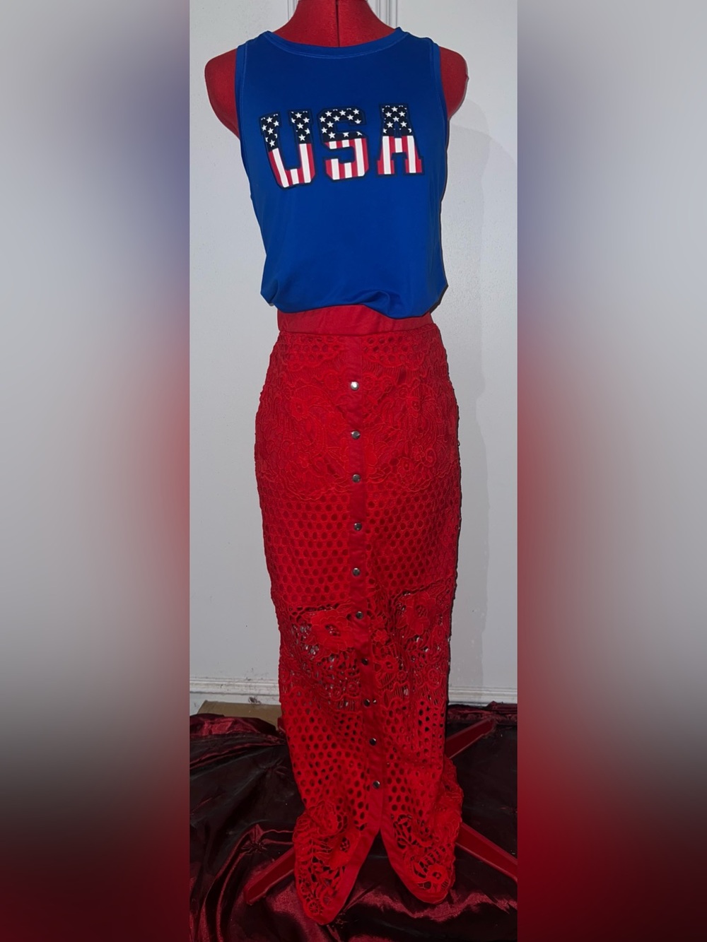 NWT Glamaker Red Lace  Crochet Button-Front Maxi Skirt size Large